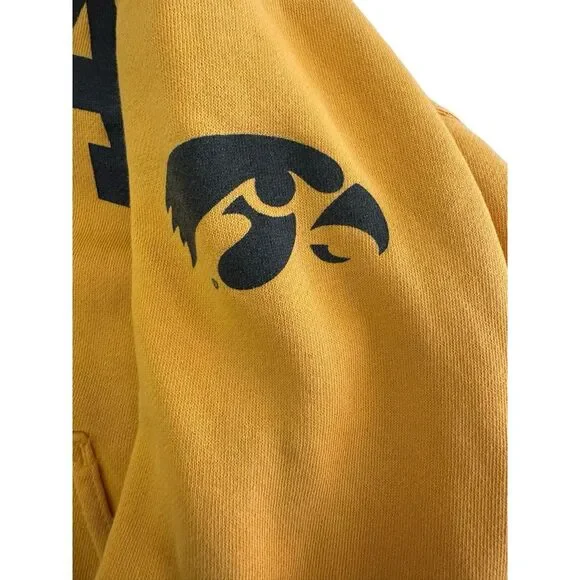 Vintage Iowa Hawkeyes Hoodie Mens Small Yellow Pullover Distressed Logo‎ Y2K - Picture 5 of 12